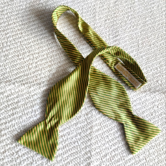Vintage Carrot & Gibbs pure horizontal striped Silk self- tied Bowtie, size OS - Picture 3 of 9